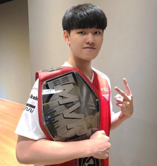 最终他却只 最终他却只