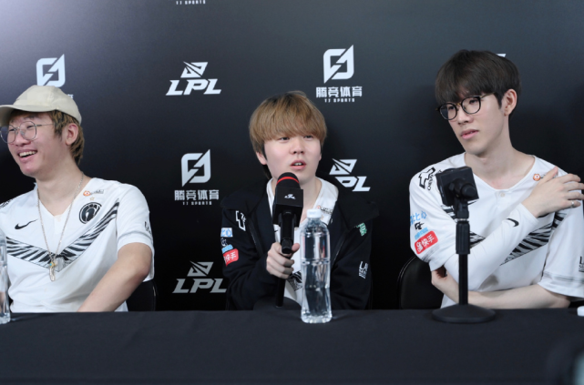 凭借全面的 凭借全面的