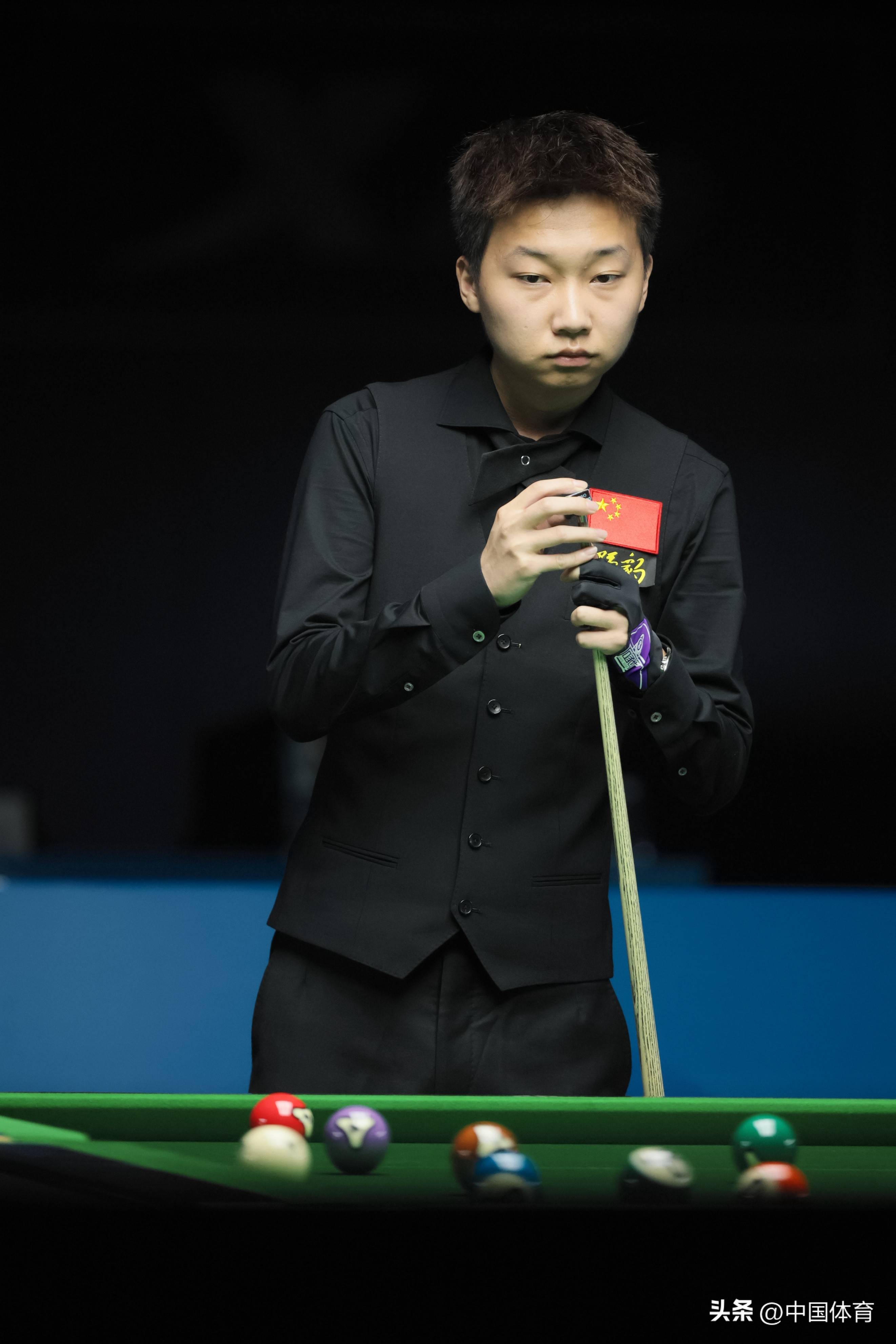 了他的个人 了他的个人